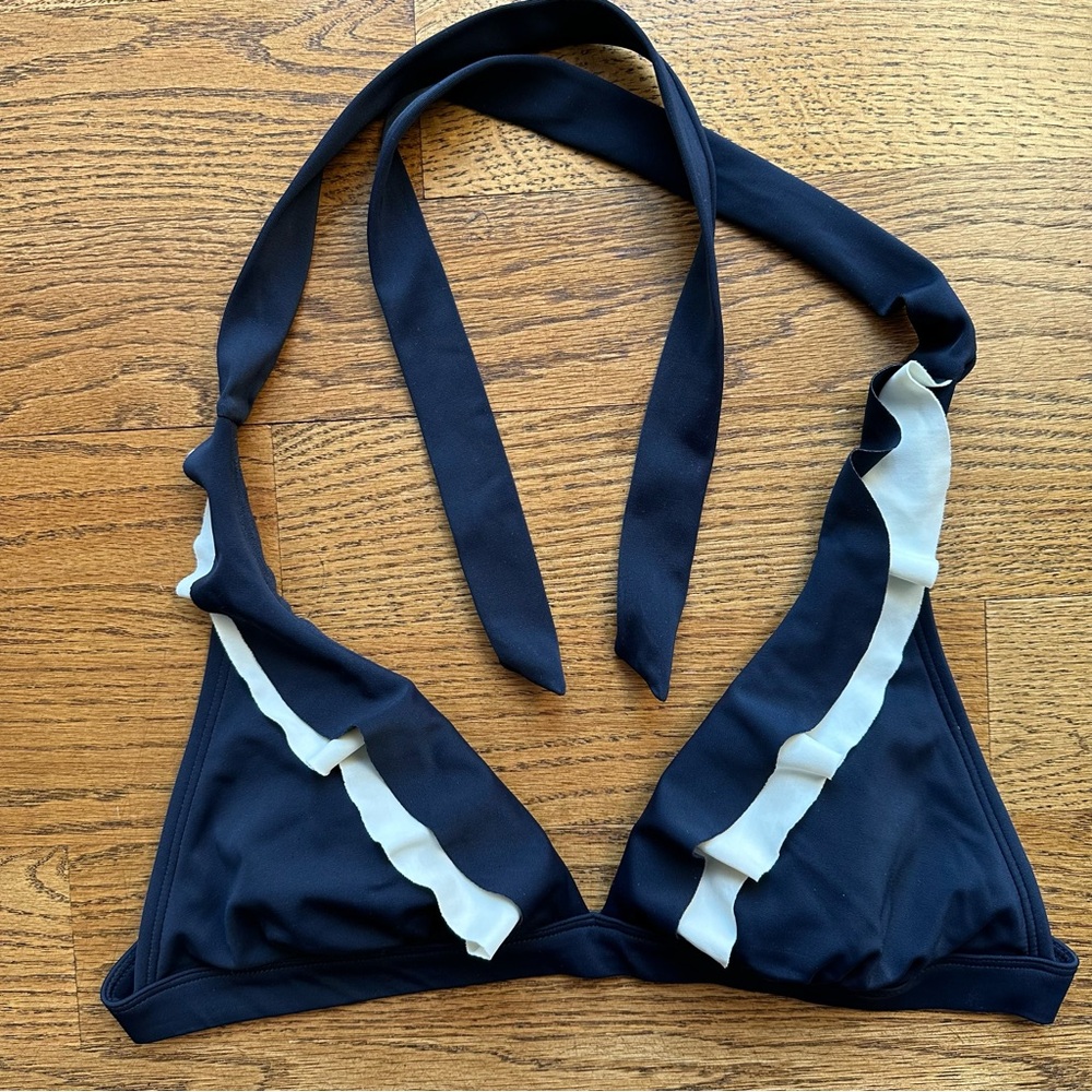 Boden Women’s Wireless bikini top blue And Ivory size 6 with ruffles And ruching - Picture 2 of 16